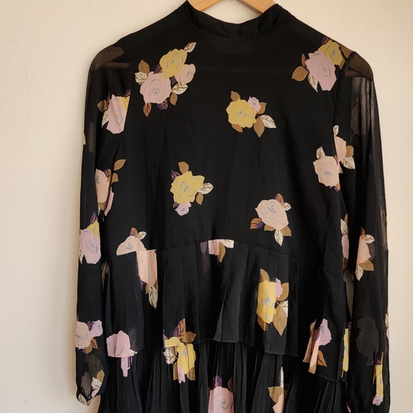 Close out sale - Long dress with ruffles - Picture 3 of 8